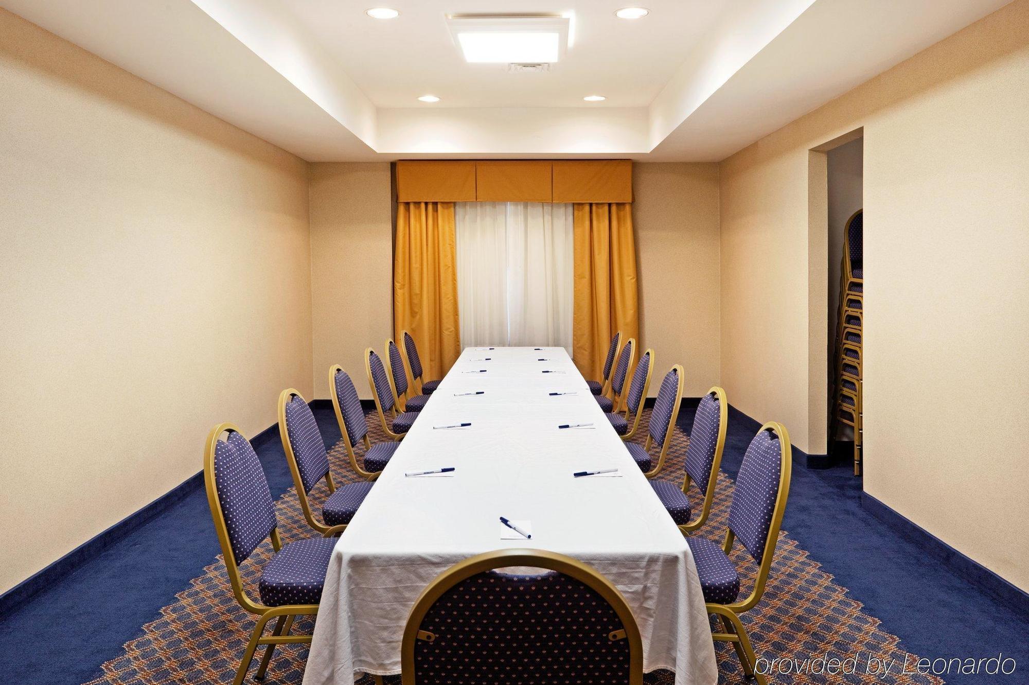 Holiday Inn Express Hotel & Suites Cherokee-Casino By Ihg Экстерьер фото