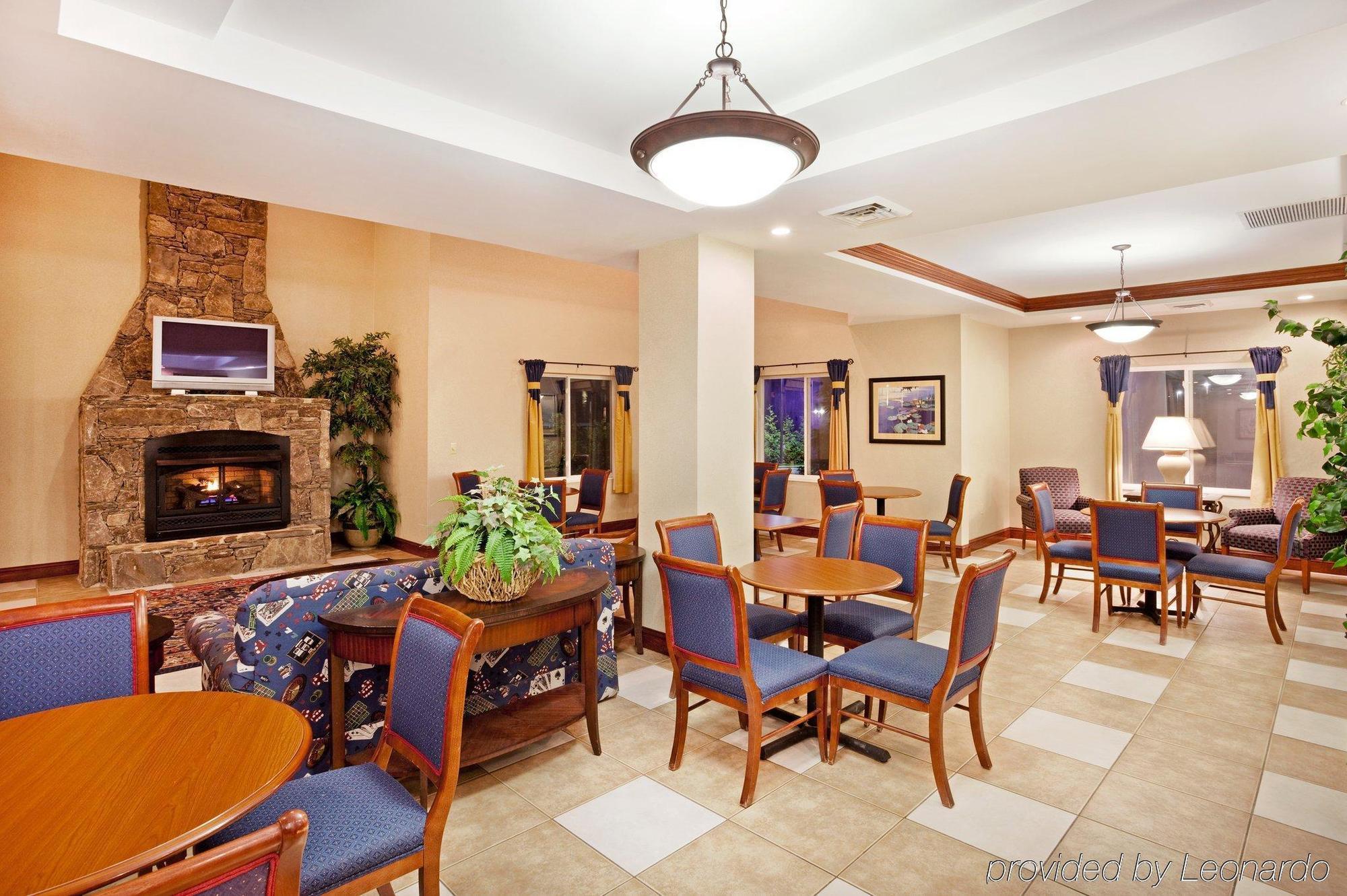 Holiday Inn Express Hotel & Suites Cherokee-Casino By Ihg Экстерьер фото